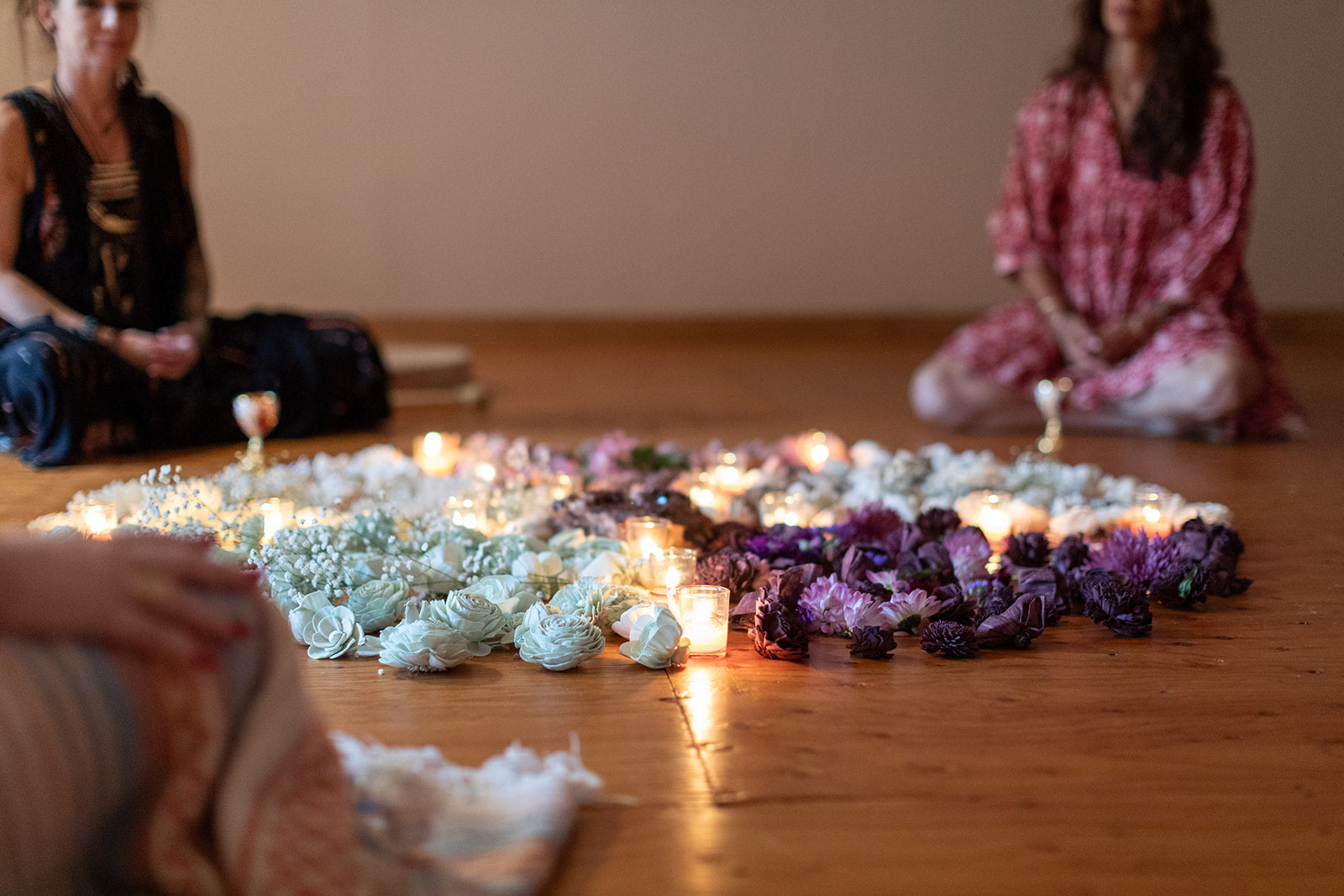 flower arrangements, flower art, woman circle